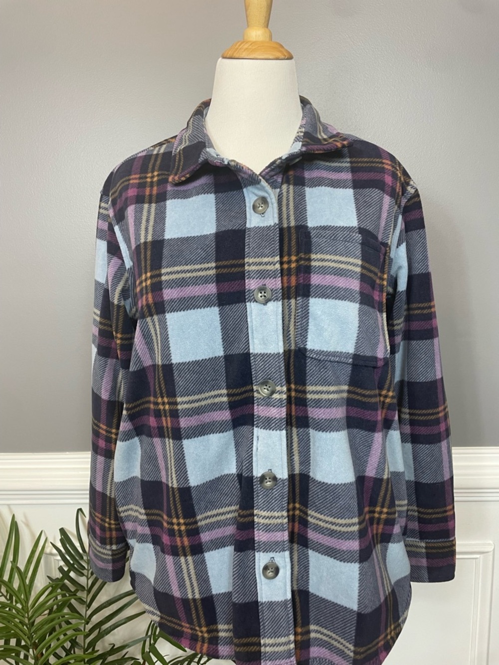 Eddie Bauer Flannel Plaid Button-Up Shirt Jacket in‎ Light Blue, Navy & Purple - Picture 2 of 5